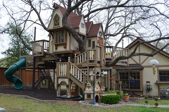 La mejor casa en un árbol para niños del mundo