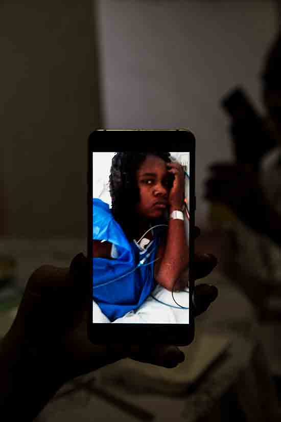 Los-mitos-sobre-la-detenci%C3%B3n-de-la-joven-madre-haitiana-foto1-alejandro-olivares.jpg