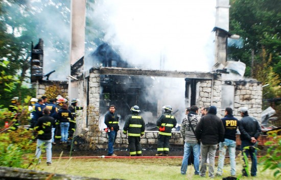 Atentado incendiario en la Araucania deja 2 fallecidos