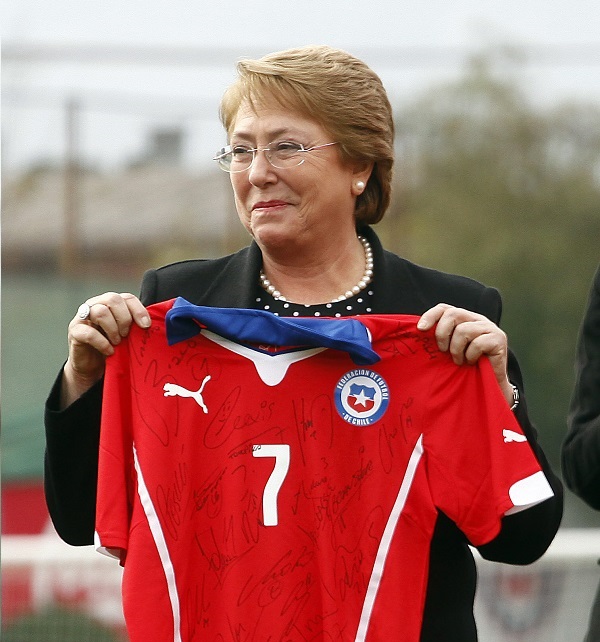 Presidenta despide a seleccin Chilena de ftbol antes de partir al Mundial de Brasil 2014.