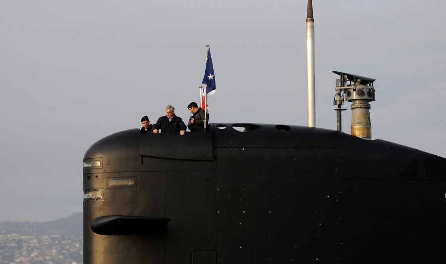 Submarino Piñera 02
