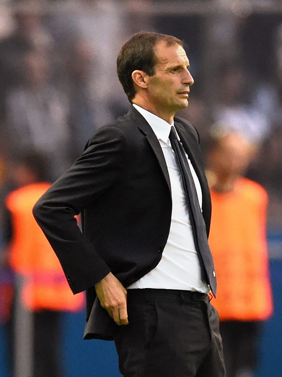 OST106. Berlin (Germany), 06/06/2015.- Massimiliano Allegri, coach of Juventus, reacts during the UEFA Champions League final soccer match between Juventus FC and FC Barcelona at Olympic Stadium in Berlin, Germany, 06 June 2015. (Liga de Campeones, Alemania) EFE/EPA/MARCUS BRANDT