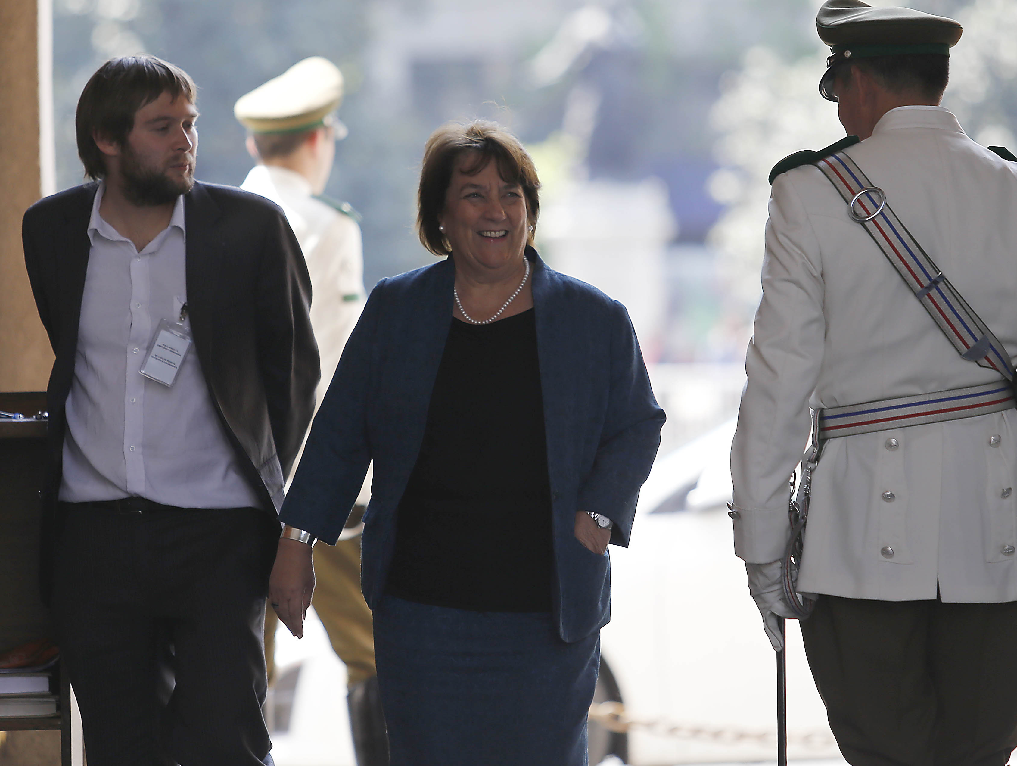  Adriana Delpiano llega hasta el Palacio de La Moneda donde se realizara un posible cambio de gabinete. FOTO:SEBASTIAN BELTRAN/AGENCIAUN