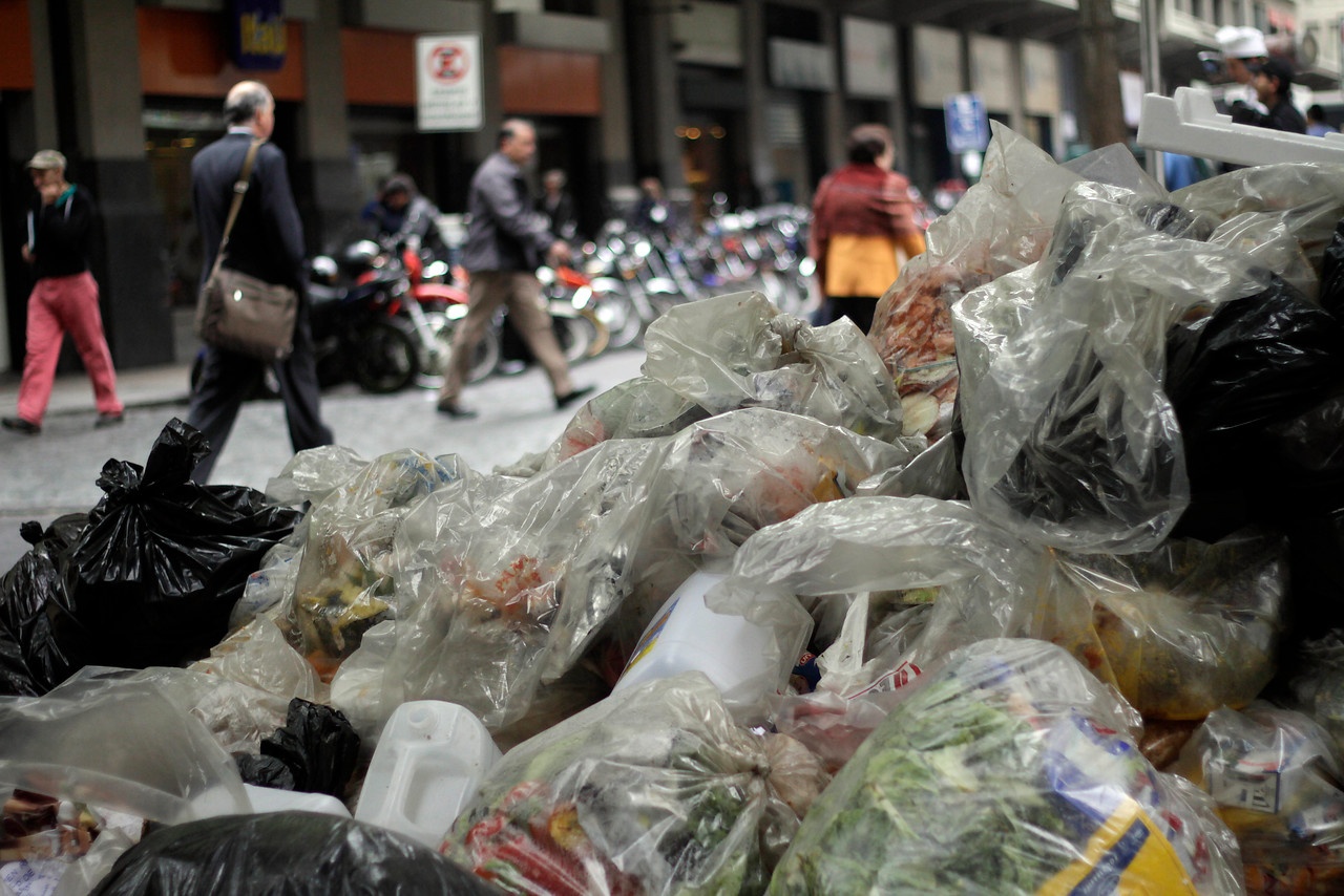 Se confirma paro indefinido de recolectores de basura: Municipalidades llaman a dejarla en sus casas