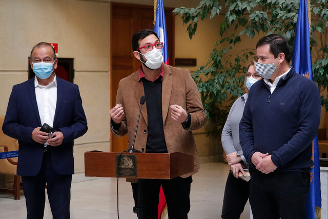 Diputados de oposición anuncian interpelación al ministro Enrique Paris