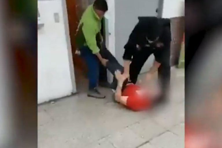 Guardias del Tottus golpean brutalmente a persona con discapacidad