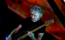 El artista britanico, Roger Waters, se presenta en el Estadio Nacional.