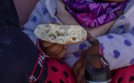 Niña murió tras comer un pan envenenado