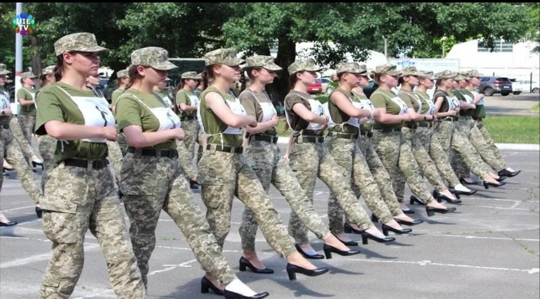 mujeres soldado ucrania