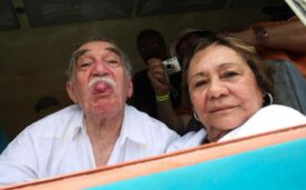 A subasta más de 400 prendas del armario de García Márquez