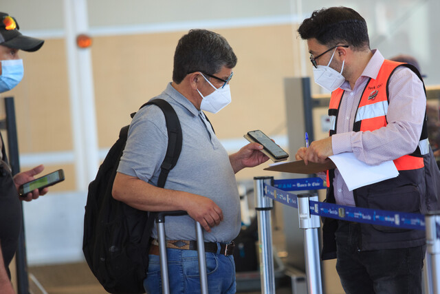 Subsecretario de Turismo: quienes vengan a Chile sin su vacuna "se van a tener que ir de vuelta"