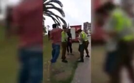 Carabineros fueron agredidos por extranjeros en Iquique