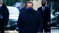 "Alterna la rabia con desaliento": Hospitalizan a Berlusconi por una infección