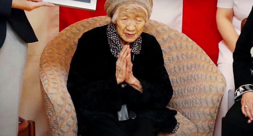 La persona más vieja del mundo celebró su cumpleaños: afirma que está decidida a seguir rompiendo el record